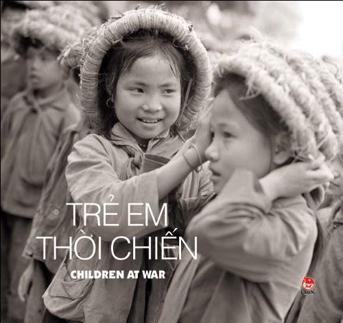 Pictorial book "Tre em thoi chien" (Children in war time) - ảnh 1